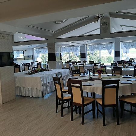 Restaurant And Pension Stenly Spissky Stvrtok Exteriér fotografie