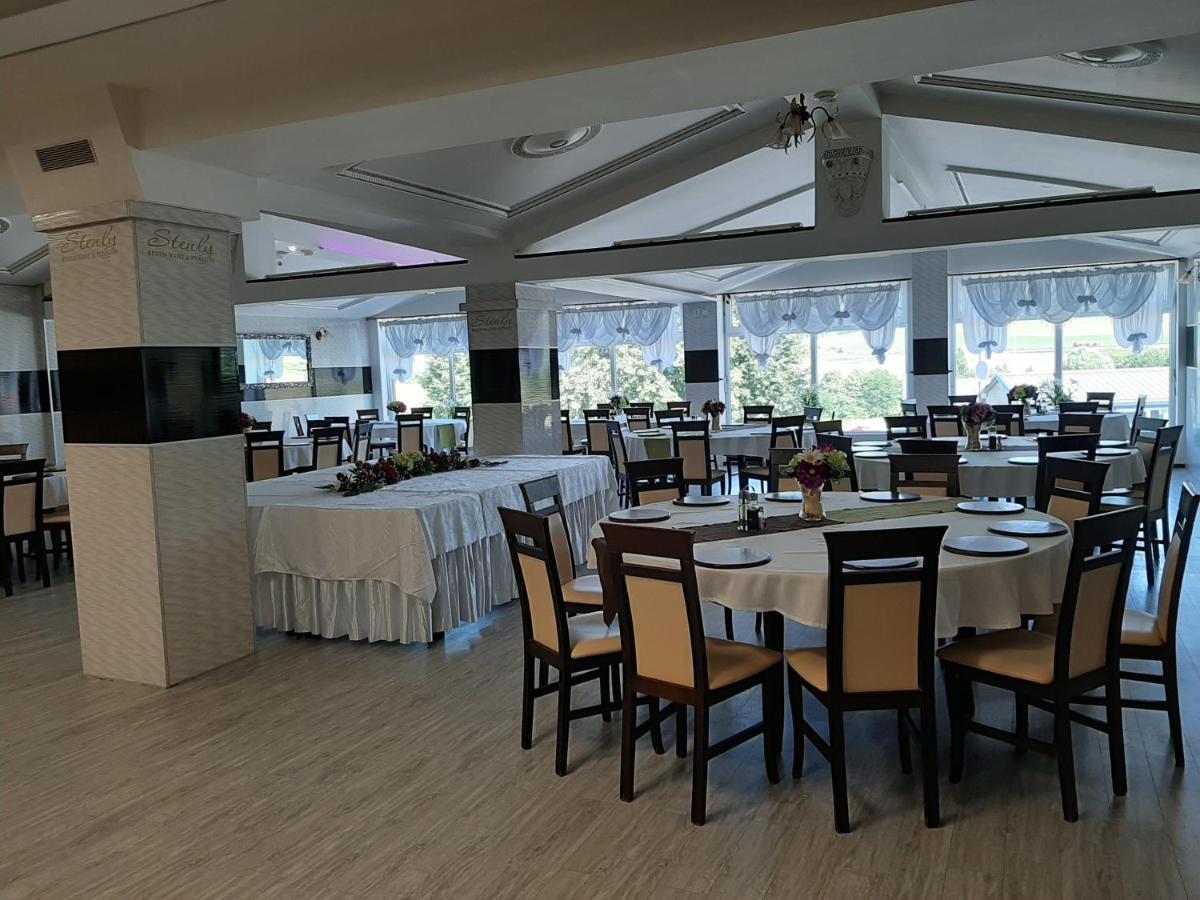 Restaurant And Pension Stenly Spissky Stvrtok Exteriér fotografie