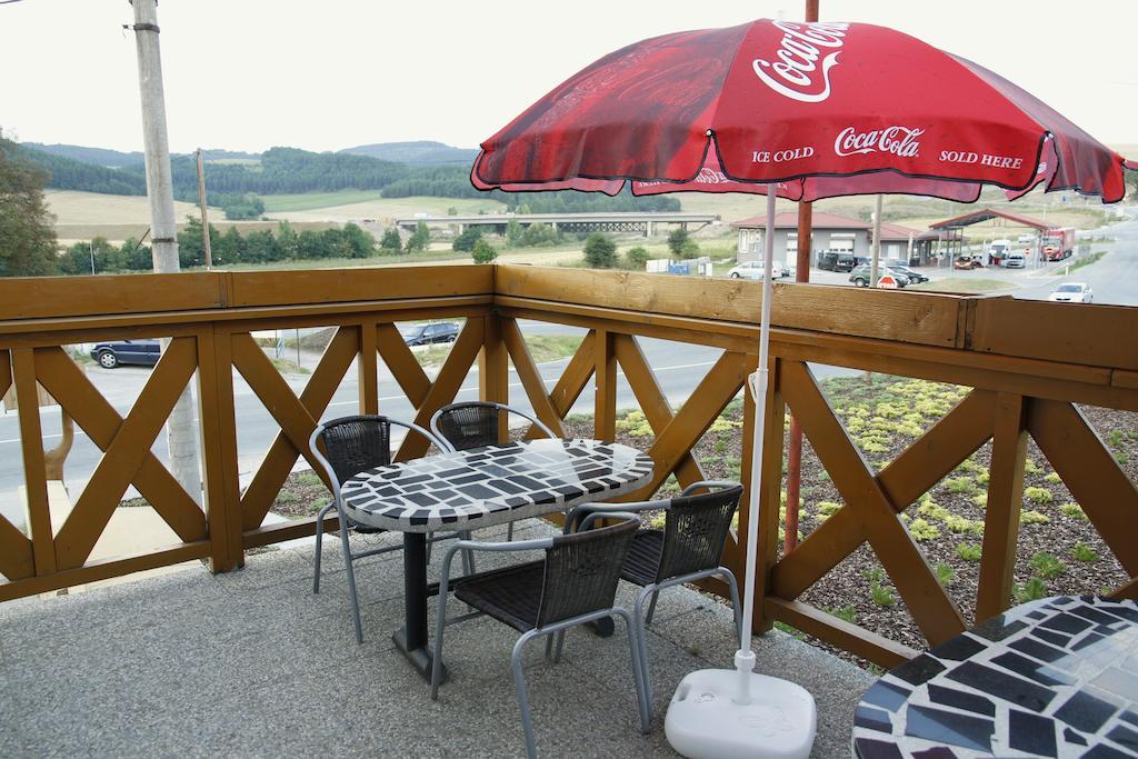 Restaurant And Pension Stenly Spissky Stvrtok Exteriér fotografie